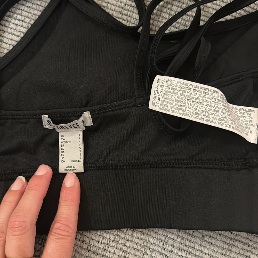 Black Sports Bra NWOT - Picture 3 of 3